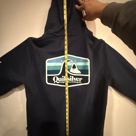 BRAND NEW Quiksilver navy Sweatshirt with Logo - Picture 3 of 5